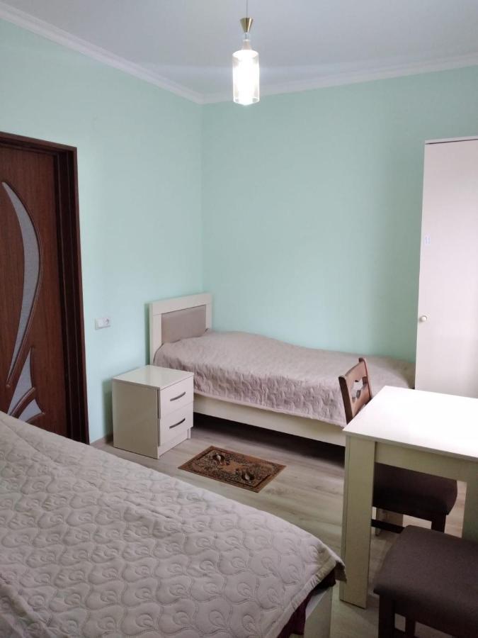 Nunu'S Guesthouse Tskaltubo Exterior photo
