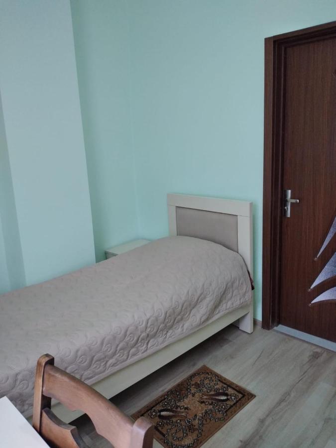 Nunu'S Guesthouse Tskaltubo Exterior photo