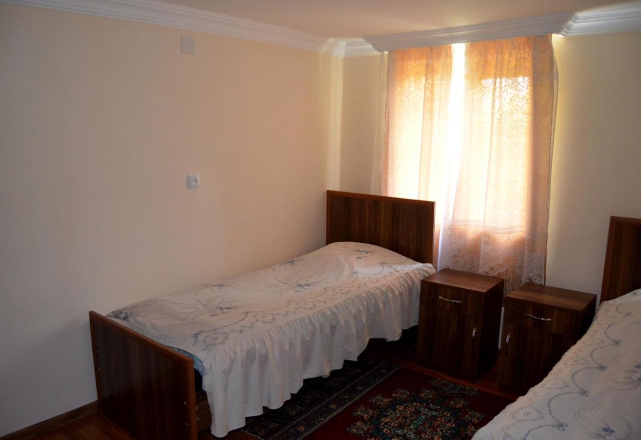 Nunu'S Guesthouse Tskaltubo Exterior photo